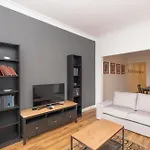 דירה Trendy Waterfront With A Striking View איסטמבול