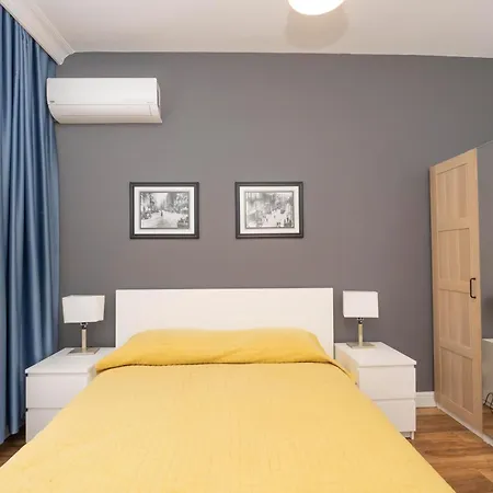 Trendy Waterfront With A Striking View Daire İstanbul