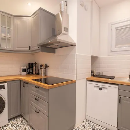 Trendy Waterfront With A Striking View Apartman *