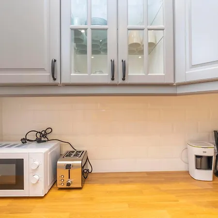 Apartament Trendy Waterfront With A Striking View Stambuł