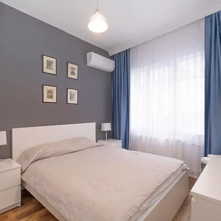 Trendy Waterfront With A Striking View Apartament *