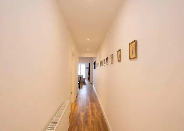 Trendy Waterfront With A Striking View *