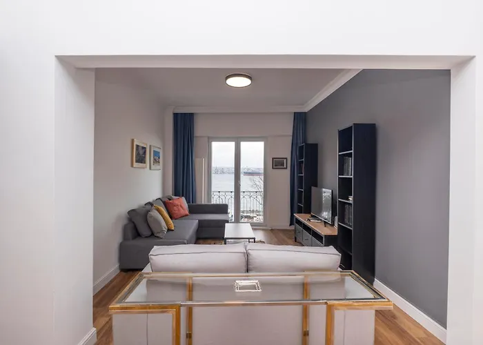 Trendy Waterfront With A Striking View Appartement *