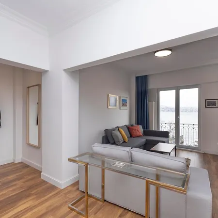 Trendy Waterfront With A Striking View Apartment Istanbul