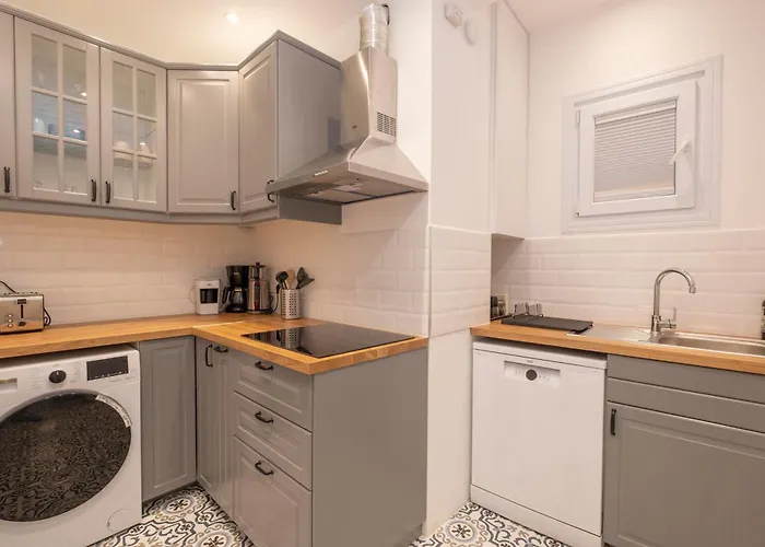 Trendy Waterfront With A Striking View アパート *