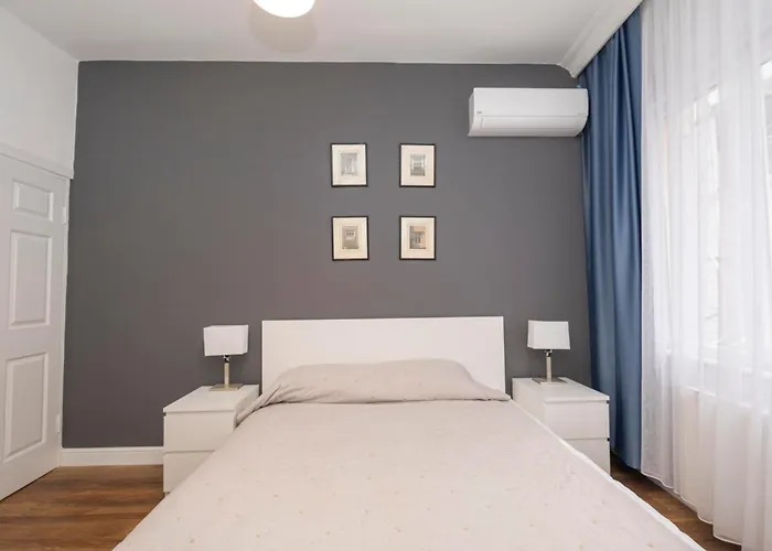 Trendy Waterfront With A Striking View Apartmán